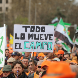 (20/03/2022) Varios manifestantes durante la la marcha por el mundo rural el 20 de marzo en Madrid.