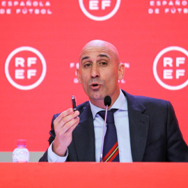 Luis Rubiales, presidente de la RFEF (Real Federación Española de Fútbol) durante una conferencia de prensa en la Ciudad del Fútbol el 20 de abril de 2022 en Las Rozas, Madrid.