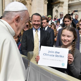 Greta Thunberg y el Papa Francisco. Reuters