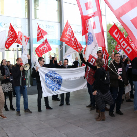 Protestes contra l'ERO de Caixabank a València. ANDREA ZAMORANO.