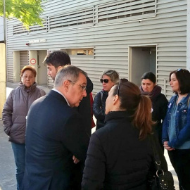 Las trabajadoras afectadas y representantes de CCOO en Valencia, a las puertas del hotel del grupo Barceló.- CCOO PAÍS VALENCIÀ