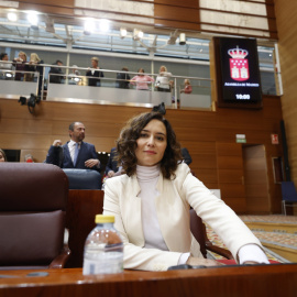 La presidenta de la Comunidad de Madrid, Isabel Díaz Ayuso (PP), a su llegada al pleno de la Asamblea de Madrid el pasado jueves.