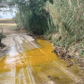 Vertido de aceite de palma en Santa Perpètua de Mogoda, Barcelona, a 13 de mayo de 2023.