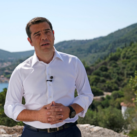 El primer ministro griego, Alexis Tsipras, en su mensaje a la nación desde la isla de Itaca, tras el fin del rescate. REUTERS