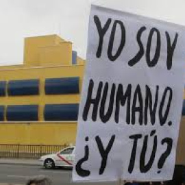  Protesta frente al CIE de Aluche (Madrid) para pedir su cierre. E.P.