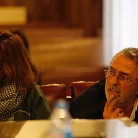 Isabel Magariños y Francisco Correa sentados en el banquillo del juicio por los contratos de la Generalitat con la trama Gürtel por su expositor en la feria de turismo Fitur de Madrid. EFE/Juan Carlos Cárdenas