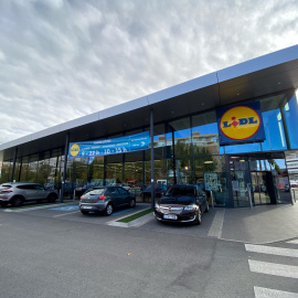 07/11/2019 Entrada de uno de los supermercados Lidl en Madrid