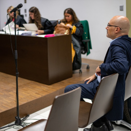 El periodista Saül Gordillo durante las declaraciones de la denunciante.