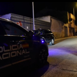 Un vehículo de la Policía Nacional en el lugar de los hechos, a 28 de noviembre de 2024.