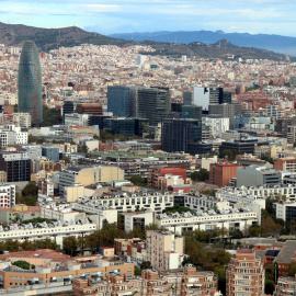 Vista de Barcelona amb ka torre Glòries i part del Poblenou des de mirador de la torre Mapfre.