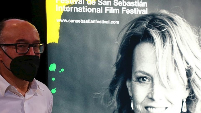 22/06/2021.- El director del Festival de Cine de San Sebastián, José Luis Rebordinos, presenta el cartel oficial de la 69 edición y de las distintas secciones del certamen donostiarra, que se celebra entre los días 17 y 25 de septiembre, este martes en l