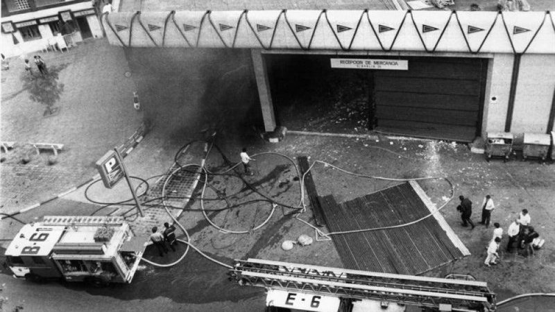 Imagen del atentado en el Hipercor de Barcelona, uno de los primeros atentados indiscriminados de ETA, en 1987.