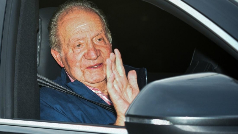 El Rey Don Juan Carlos sale de la Zarzuela después de haberse reunido con su familia y se dirige al aeropuerto para regresar a Abu Dabi, a 23 de mayo de 2022, en Madrid (España)