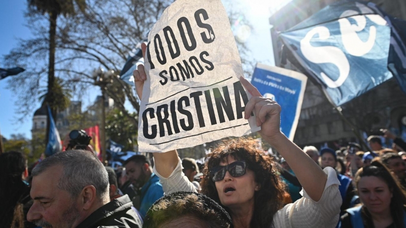 2/9/22 Miles de personas se congregan para protestar en Argentina contra el magnicidio fallido de Cristina Fernández de Kirchner, a 2 de septiembre de 2022.