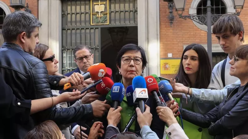 La presidenta de la Asociación de Fiscales, Cristina Dexeus, atiende a los medios a las puertas del Ministerio de Justicia, en Madrid tras la reunión con el Gobierno, a 18 de mayo de 2023