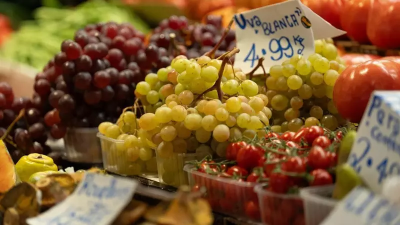 Detalle de un racimo de uvas, uno de los productos típicos en las fiestas de fin de año.