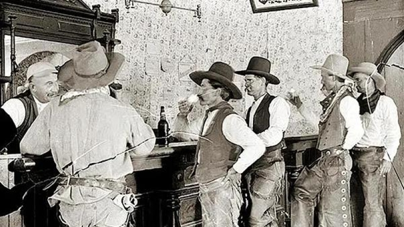El bar Equity de Old Tascosa (Texas), en 1908. Erwin E. Smith
