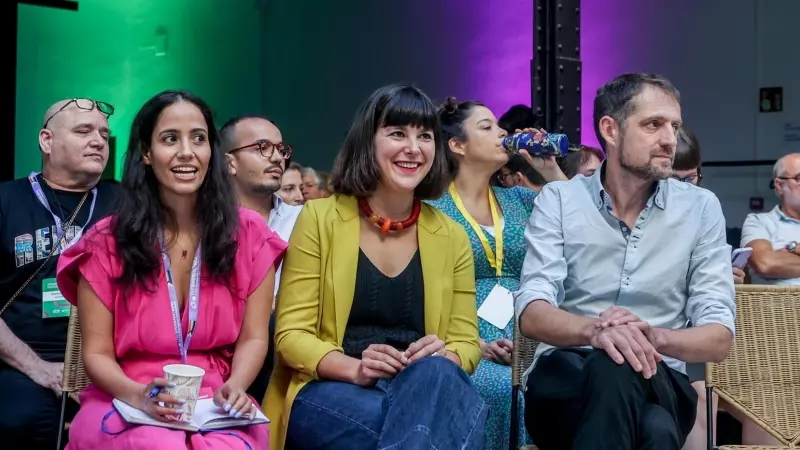 La diputada en el Congreso de Sumar, Tesh Sidi; la diputada de Sumar En Comú Podem, Julia Boada; y el copresidente de Verdes Equo, Florent Marcellesi; participan en la Green Social Summit, en Espacio Larra, a 30 de septiembre de 2023, en Madrid (España).