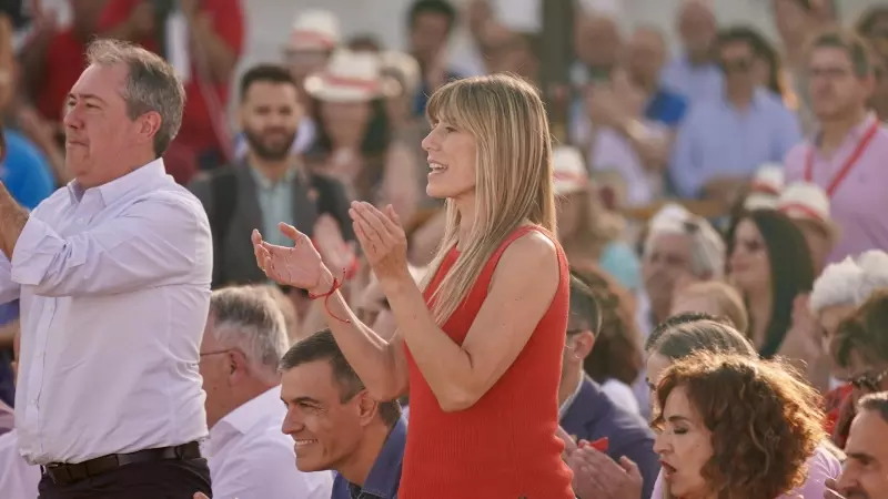 La mujer del secretario general del PSOE y presidente del Gobierno, Begoña Gómez, en un acto de campaña por el 9J. A 05 de junio de 2024, en Benalmádena, Málaga (Andalucía, España)