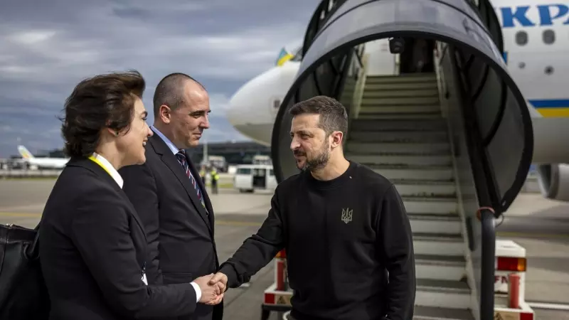 El presidente de Ucrania, Volodímir Zelenski, llega al aeropuerto de Zurich para la Cumbre de Paz en Suiza, a 14 de junio de 2024.