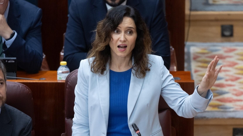 La presidenta de la Comunidad de Madrid, Isabel Díaz Ayuso, interviene durante un pleno en la Asamblea de Madrid