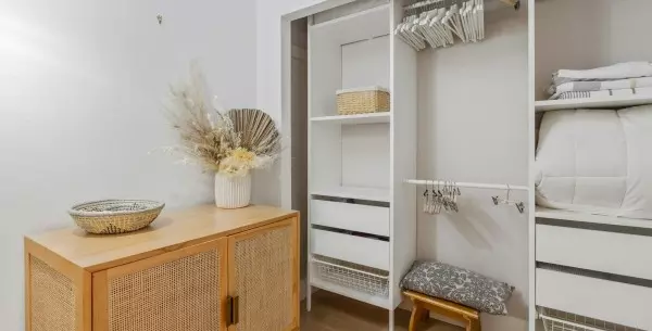 Siete ideas para tener un pequeño vestidor en tu casa