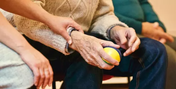 La importancia de los cuidadores familiares: consejos para cuidar su salud mental