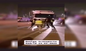 Captura de pantalla del vídeo del forcejeo en el piquete de transportistas.