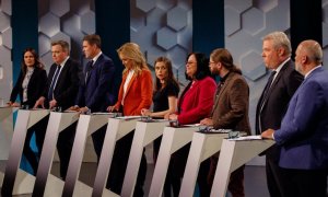 Los líderes de los partidos políticos islandesdes participan en un debate televisado, ayer en Reykjavik. EFE