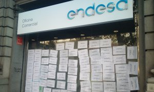 Oficina comercial d'Endesa a Barcelona objecte de la protesta de l'Aliança contra la Pobresa Enetrgètica. / Gererado Santos