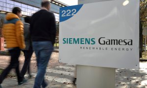 El logo de Siemens Gamesa a la entrada de la sede de la compañía de aerogeneradores en la localidad vizcaína de Zamudio. REUTERS/Vincent West