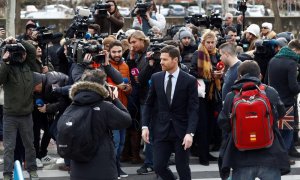 El exjugador del Real Madrid Xabi Alonso sale este martes en la Audiencia Provincial de Madrid, donde es juzgado por presuntamente defraudar a Hacienda. EFE/ Emilio Naranjo