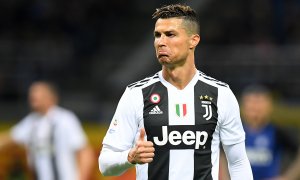 Cristiano Ronaldo hace un gesto en un partido de la Juventus ante el Inter de Milán. /REUTERS