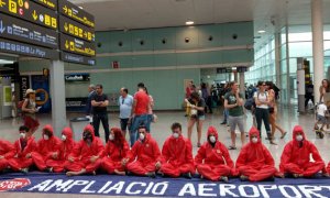 Protesta contra la amplicación del aeropuerto de Barcelona. / @STAYGROUNDED3