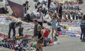 Imatge d'arxiu del top manta a Barcelona.