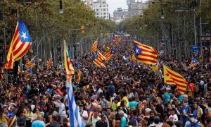 La manifestació central de la vaga general ha omplert el Passeig de Gràcia. EFE / ALEJANDRO GARCÍA