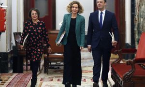 La socialista Meritxell Batet (c), presidenta de la Mesa del Congreso