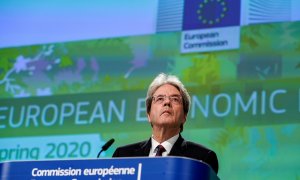 El comisario de Asuntos Económicos, Paolo Gentiloni, presenta las previsiones económicas en rueda de prensa en Bruselas. REUTERS/Kenzo Tribouillard/Pool