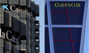 Las sedes de Caixabank y de Bankia en Madrid. EFE/REUTERS