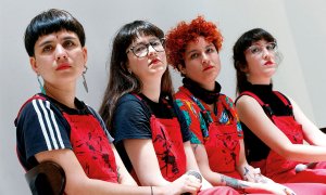 Dafne Valdés, Sibila Sotomayor, Paula Cometa y Lea Cáceres, las integrantes del colectivo feminista LasTesis. REUTERS/Rodrigo Garrido/Archivo