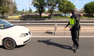 Avanzan las restricciones en España, mientras aumentan los rastreos