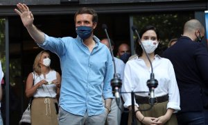 El presidente del PP Pablo Casado, y la presidenta de la Comunidad de Madrid, Isabel Díaz Ayuso, participan en la concentración contra los indultos del "procés" en Madrid.