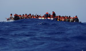Migrantes esperan ser rescatados
