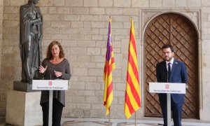 La presidenta de les Illes, Francina Armengol, i el de Catalunya, Pere Aragonès, després de la reunió que han mantingut aquest divendres al Palau de la Generalitat.