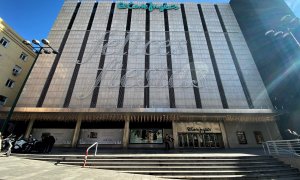 La fachada del centro comercial de El Corte Inglés de la calle Preciados, en Madrid, en las pasadas Navidades. E.P./Eduardo Parra