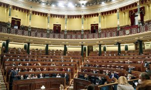 22/12/2021.- El presidente del Gobierno, Pedro Sánchez (i) interviene durante la sesión de control al Gobierno este miércoles en el Congreso. EFE/ Javier Lizón