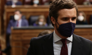 El líder del PP, Pablo Casado, en una sesión plenaria en el Congreso de los Diputados, a 28 de diciembre de 2021, en Madrid.