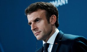 Emmanuel Macron en una conferencia con varios presidentes europeos para tratar la crisis de Ucrania.