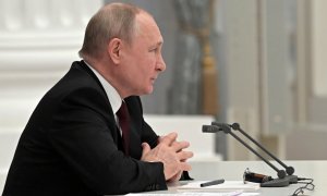 El presidente ruso Vladimir Putin preside una reunión con miembros del Consejo de Seguridad de Rusia en el Kremlin en Moscú.