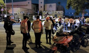 05/05/2022 Testigos del ataque en la ciudad de Elad, en el centro de Israel